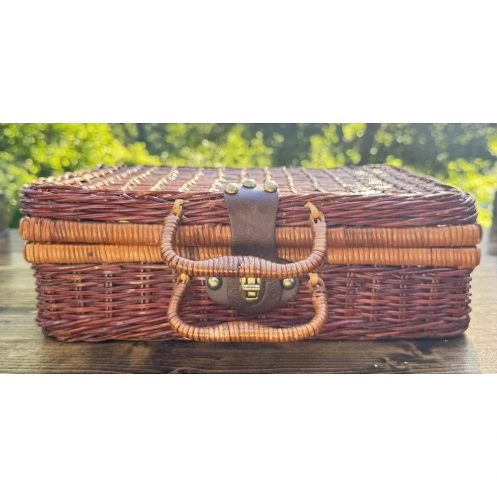 Wicker Picnic Basket Woven Storage Basket w Handle Latch Vintage Style 13.5" - Picture 11 of 12